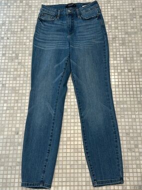 Judy Blue Slim Straight-Leg Jeans in Medium Blue Wash